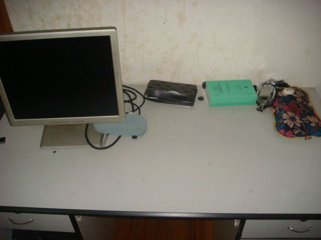 超值選擇 低價(jià)轉(zhuǎn)讓全套電腦辦公桌及辦公設(shè)備，助力高效工作新起點(diǎn)